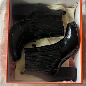 Bill Blass Black Patent Leather Ankle Boots 6.5 EUC